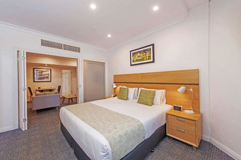 Quality Apartments Adelaide Central - Lightning Ridge Tourism 1