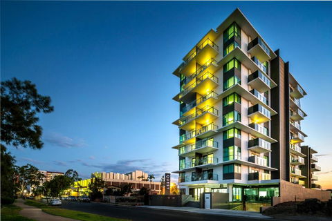 Quest Rockhampton - Lightning Ridge Tourism 0