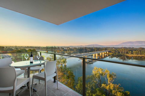 Quest Rockhampton - Lightning Ridge Tourism 3