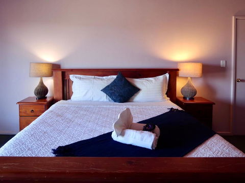 Questro Breeze - Lightning Ridge Tourism 2