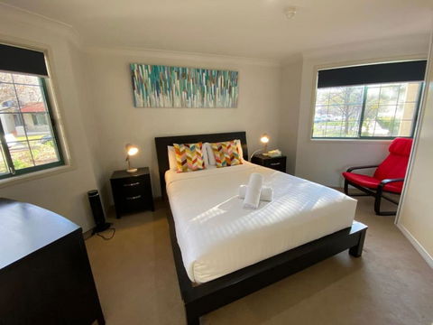 Quiet 2 Bedroom Apt In The Heart Of Old Kingston - Lightning Ridge Tourism 2