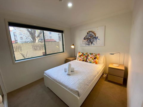 Quiet 2 Bedroom Apt In The Heart Of Old Kingston - Lightning Ridge Tourism 3