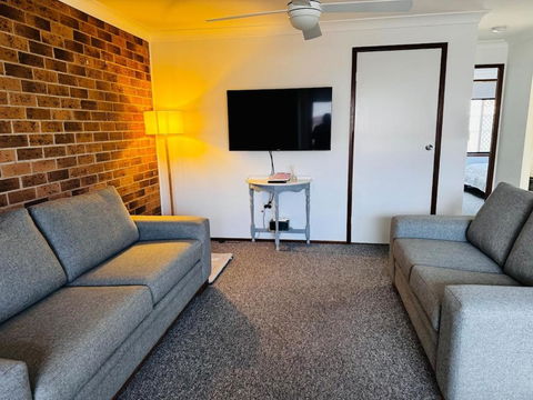 Quiet, 2bdrm Retreat In Tamworth - Lightning Ridge Tourism 0