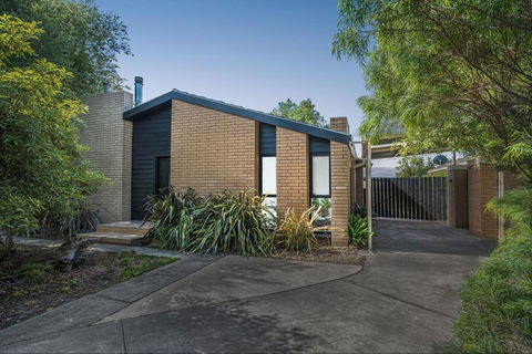 Quiet & Cozy 4 Bedroom Home - Lightning Ridge Tourism 0