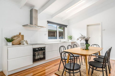 Quiet & Cozy 4 Bedroom Home - Lightning Ridge Tourism 3