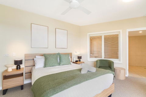 Quiet Apartment In Mantra Salt Beach By UHoliday - 2BR, 1BR And Hotel Room Configurations Available - Lightning Ridge Tourism 3