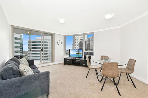 Astra Apartments Chatswood - Brown Street - Lightning Ridge Tourism 1
