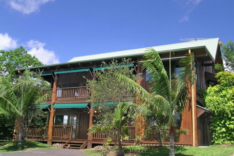 Atherton Blue Gum B&B - Lightning Ridge Tourism 0