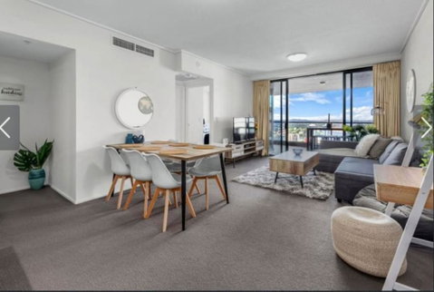 AU1 - Long Stay W Balcony RiverViews Fast WiFi - Lightning Ridge Tourism 1