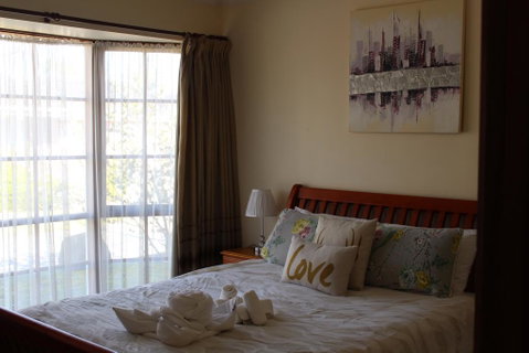 Australian Home Away @ Doncaster Elgar - Lightning Ridge Tourism 2