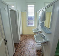 Australian Hotel - Lightning Ridge Tourism