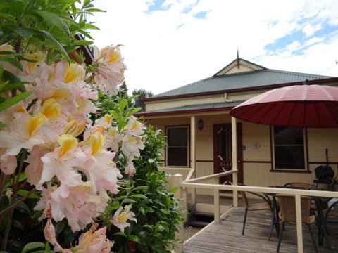 Autumn Affair Cottage 6 - Lightning Ridge Tourism 0