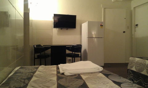Avalon Motel - Lightning Ridge Tourism 3