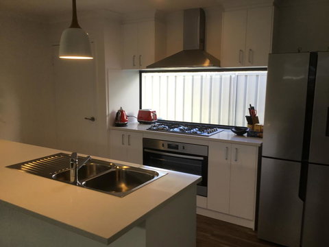 Azure@Ramada - Lightning Ridge Tourism 3