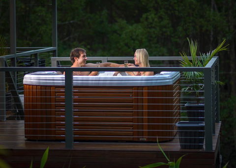 Babbling Brook Retreat - Lightning Ridge Tourism 3