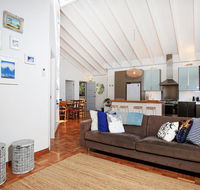 Balena  Culburra - Pet Friendly - 1 Min Walk to Beach - Lightning Ridge Tourism