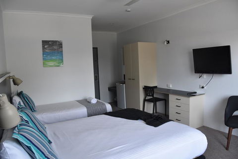 Ballina Homestead Motel - Lightning Ridge Tourism 1