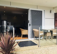Balmoral Apartment Binalong Bay - Lightning Ridge Tourism