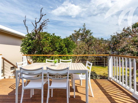 Banksia - Lightning Ridge Tourism 3