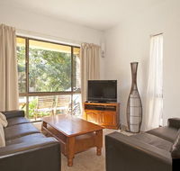 Banksia - Sawtell NSW - Lightning Ridge Tourism