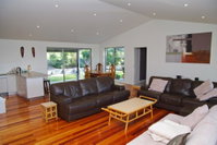 Book Crescent Head Accommodation Vacations Lightning Ridge Tourism Lightning Ridge Tourism
