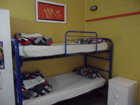 Bateman Bay Holiday Park & Batemans Bay YHA - Lightning Ridge Tourism 3