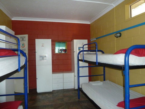 Bateman Bay Holiday Park & Batemans Bay YHA - Lightning Ridge Tourism 1