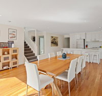 Bay Breeze Retreat - Lightning Ridge Tourism