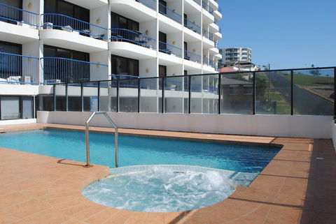 Bayview Tower - Lightning Ridge Tourism 1