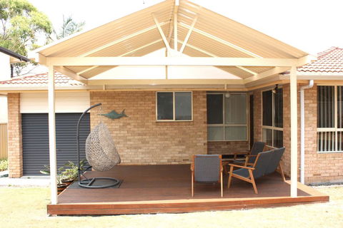 BEACH COMBER - Lightning Ridge Tourism 1