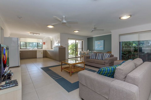 Beach House, Pacific Road, 1/20 - Lightning Ridge Tourism 2