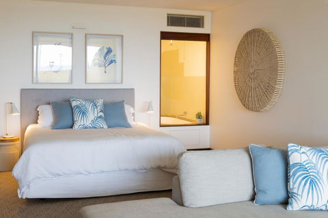 Beach Suites - Lightning Ridge Tourism 3