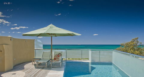 Beach Suites - Lightning Ridge Tourism 0