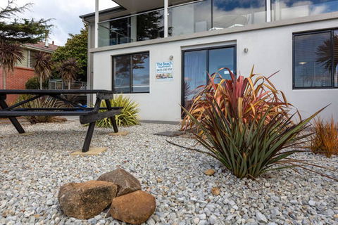 Beachfront Apartment Blackmans Bay - Lightning Ridge Tourism 2