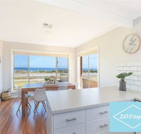 Beachfront Living - Lightning Ridge Tourism