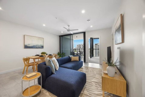 Rivello Apartments - Free Secure Car Park, 6km To City, Ferry Terminal, Eat Street, Rooftop Pool, Sauna, Portside Dinning - Lightning Ridge Tourism 2