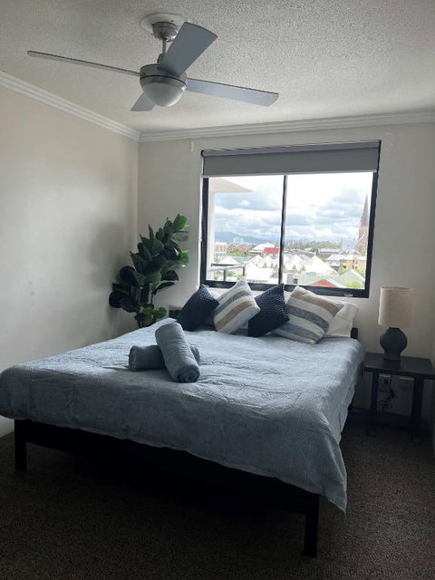 Republic Apartment - Lightning Ridge Tourism 1