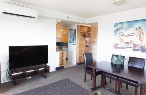 Republic Apartment - Lightning Ridge Tourism 0