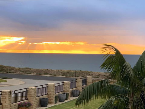 Relaxing Getaway Beachfront Access Multi Family Pets Mandurah - Lightning Ridge Tourism 1