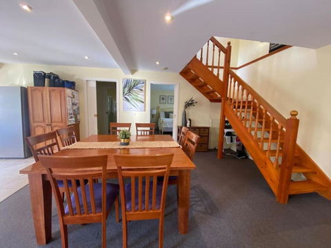 Reel & Relax: 3BR Beach House - Fish, Swim, Surf - Lightning Ridge Tourism 0