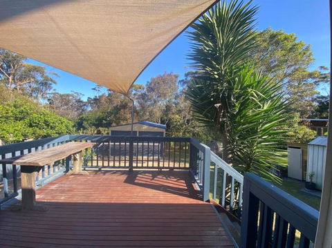 Reel & Relax: 3BR Beach House - Fish, Swim, Surf - Lightning Ridge Tourism 1