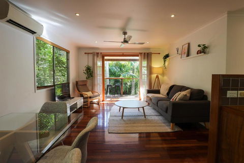 Regent Bower Cottage - Lightning Ridge Tourism 0