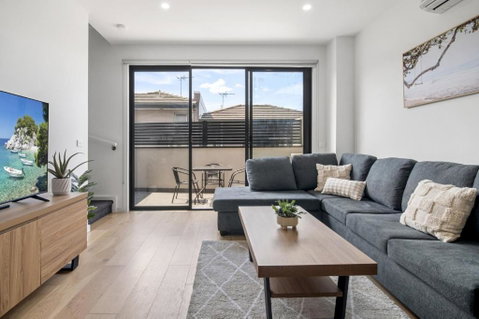 Relaxing Family Townhouse Near Melbournes CBD - Lightning Ridge Tourism 0