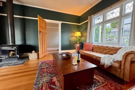 Renovated Cottage Near Cataract Gorge Launceston - Lightning Ridge Tourism 0