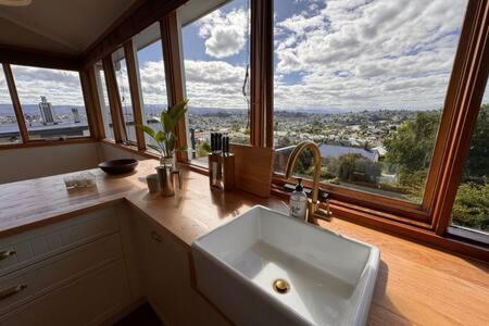 Renovated Cottage Near Cataract Gorge Launceston - Lightning Ridge Tourism 2