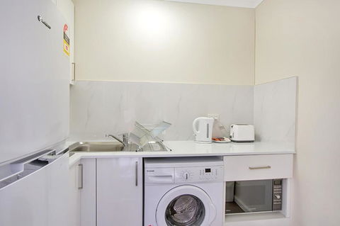 Renovated Stylish Studio - Lightning Ridge Tourism 3