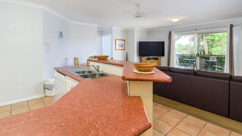 Resort Style Unit Across From The Water - Lightning Ridge Tourism 2