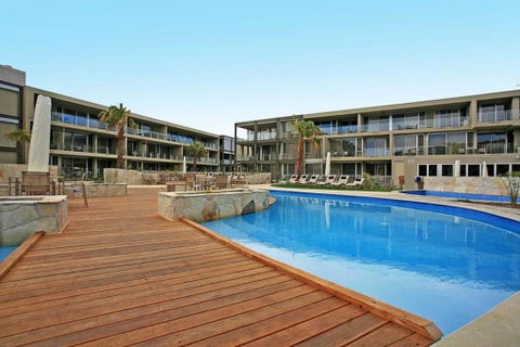 Resort Two Bedroom 275 - Lightning Ridge Tourism 0