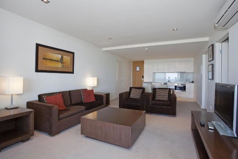Resort Two Bedroom 275 - Lightning Ridge Tourism 1