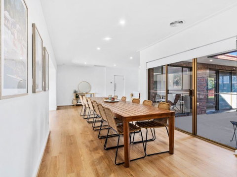 Retreat House - Lightning Ridge Tourism 1